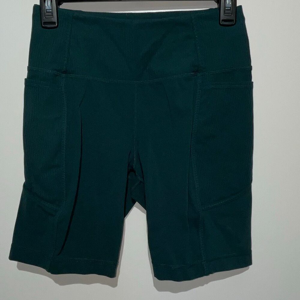 Mondetta Women's Green Performance +‎ Luxury Ribbed Athletic Biker Shorts Small